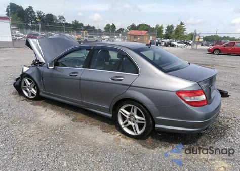 2011 Mercedes-Benz C 300 Luxury/Sport из США, поврежденный, VIN WDDGF5EB3BR140178